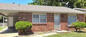 2227 S National Ave in Springfield, MO - Building Photo