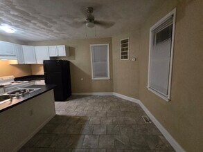 234 W 27th St in Norfolk, VA - Foto de edificio - Building Photo