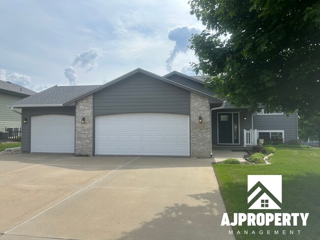 4604 S Dunlap Ave in Sioux Falls, SD - Building Photo - Building Photo