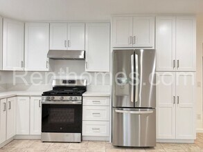 8181 Elston Pl in San Diego, CA - Building Photo - Building Photo