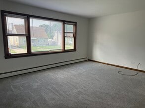 7506 W Hanover St in Summit, IL - Foto de edificio - Building Photo
