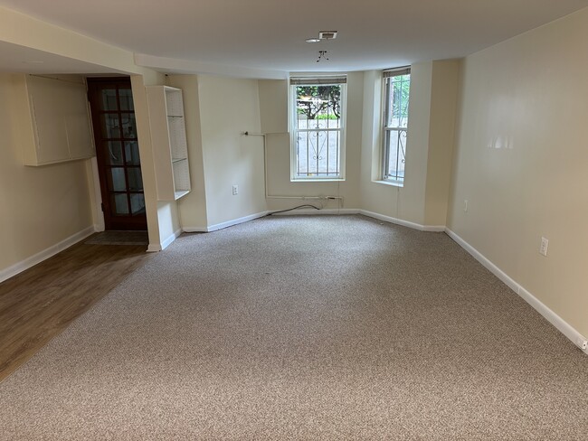 1336 Kenyon St NW, Unit 1336.5