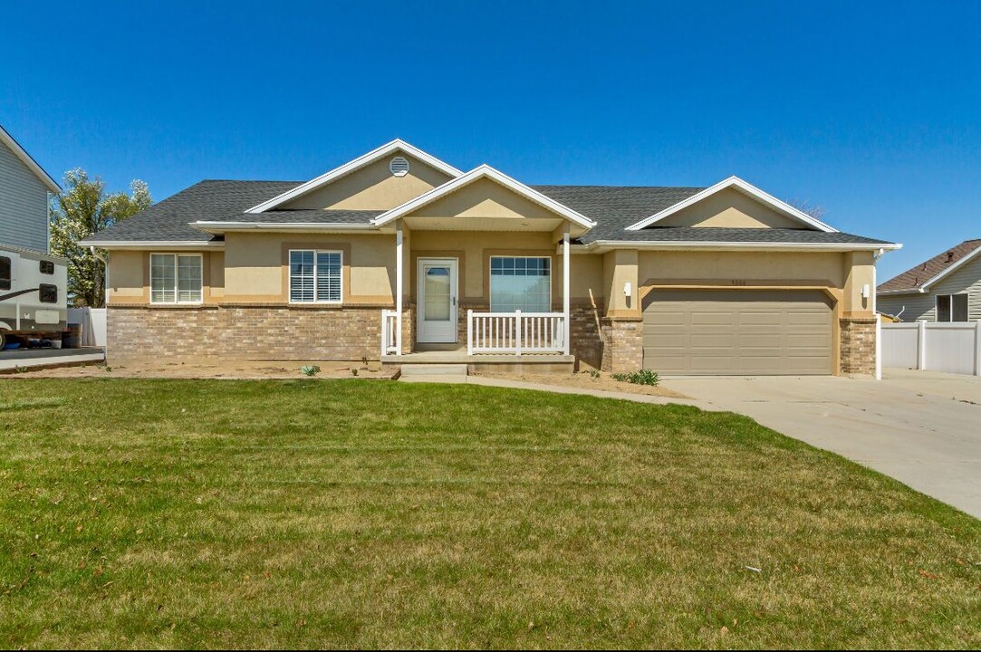 5066 W 8620 S in West Jordan, UT - Building Photo