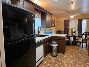 2217 Colonial Ct in Stockton, CA - Building Photo - Building Photo