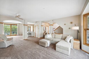 977 Fairfield Ct in Hopkins, MN - Building Photo