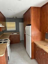2131 Hayes St in Hollywood, FL - Building Photo - Building Photo