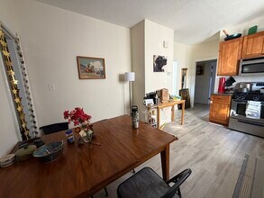 68 Winchester St, Unit 1 in Medford, MA - Foto de edificio - Building Photo