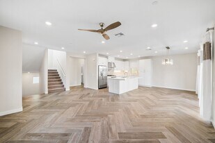 590 Catalonia in Lake Forest, CA - Building Photo