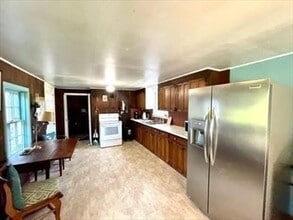 34 Wapping Rd in Kingston, MA - Building Photo - Building Photo