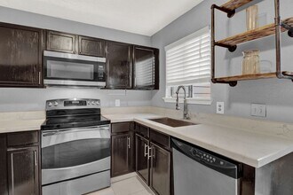 3813 Landmark in Missouri City, TX - Building Photo - Building Photo