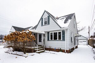 5048 Claremont Blvd in Garfield Heights, OH - Building Photo