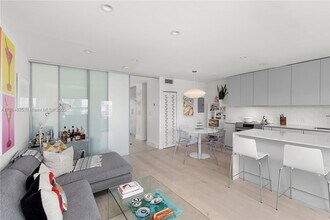 363 Washington Ave in Miami Beach, FL - Building Photo - Building Photo