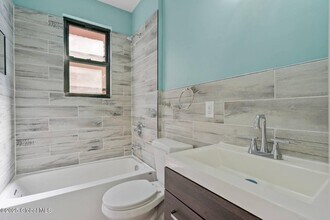 170 Washington Ave-Unit -2A in Albany, NY - Building Photo - Building Photo