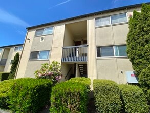 31003 14th Ave S, Unit B4 in Federal Way, WA - Building Photo - Building Photo