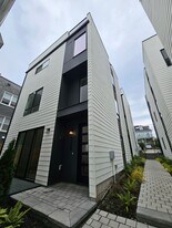 922 16th Ave in Seattle, WA - Building Photo