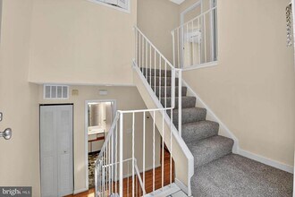 9805 Lake Shore Dr in Gaithersburg, MD - Building Photo - Building Photo