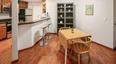 2244 13th Ave W, Unit 216 in Seattle, WA - Building Photo - Building Photo