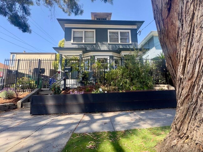 property at 862 37th St