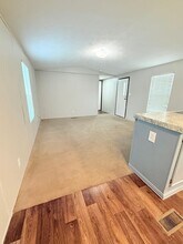 127 Dolphin Harbor S in Baytown, TX - Building Photo - Building Photo
