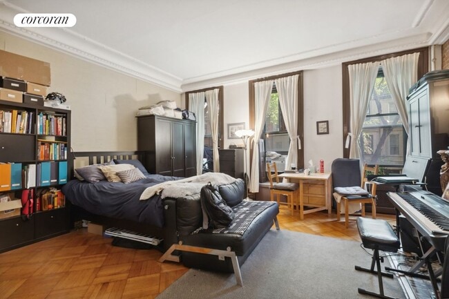 property at 22 W 95th St