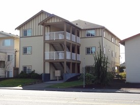 2706 Everett Ave in Everett, WA - Foto de edificio - Building Photo