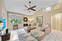 15260 Cedarwood Ln in Naples, FL - Foto de edificio - Building Photo