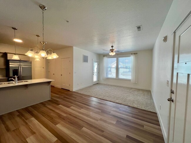 1087 Sawtooth Wy in Lehi, UT - Building Photo - Building Photo