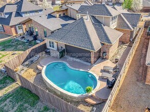 12109 Crystal Gardens Pl in Oklahoma City, OK - Building Photo - Building Photo