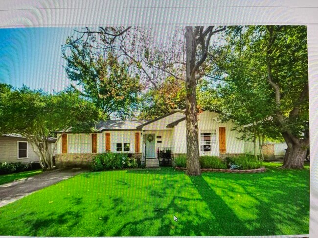 property at 822 Nash St