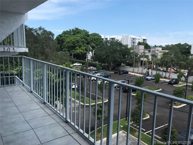 650 NE 64th St-Unit -G405 in Miami, FL - Building Photo - Building Photo