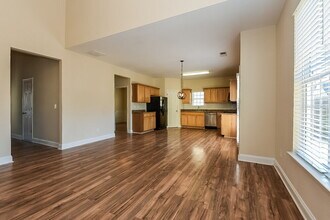 110 Cessna Dr in Canton, GA - Building Photo - Building Photo