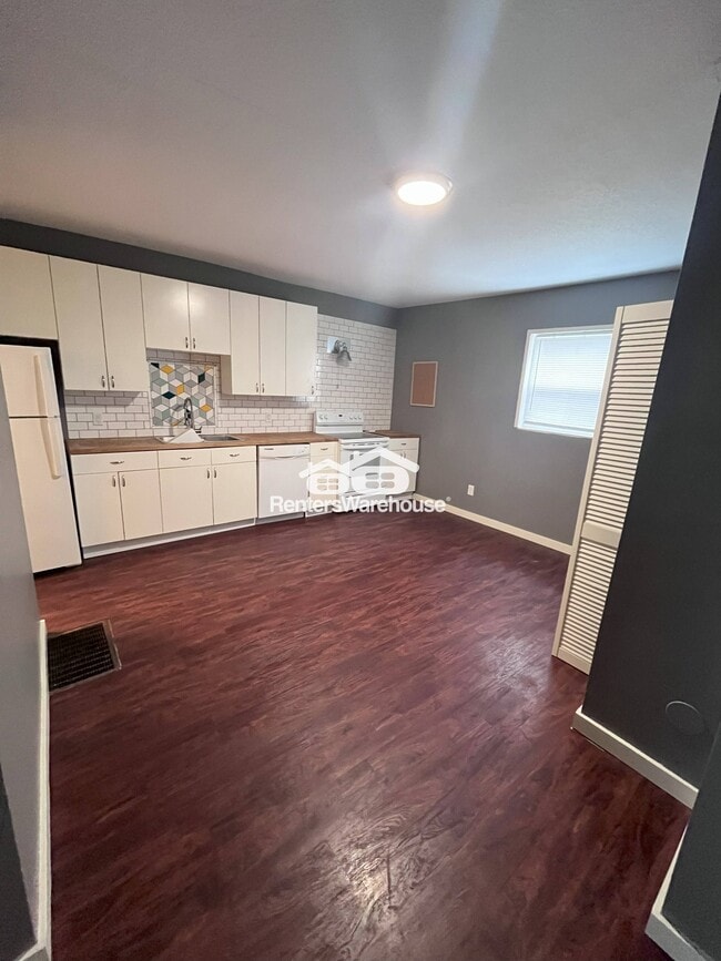 property at 341 19th Ave NE