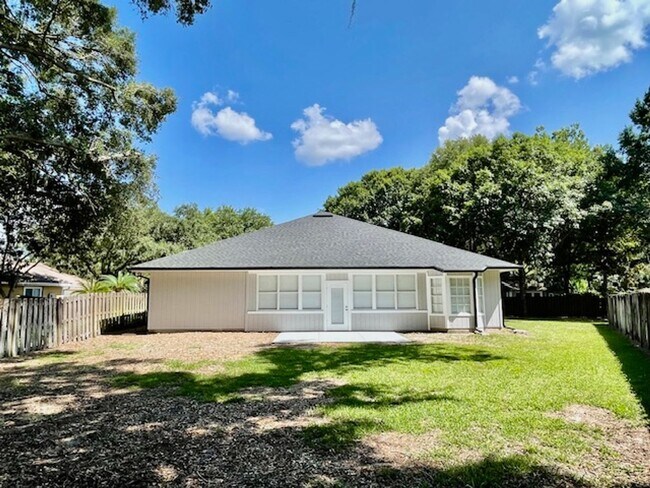 4526 NW 35th Terrace in Gainesville, FL - Building Photo - Building Photo