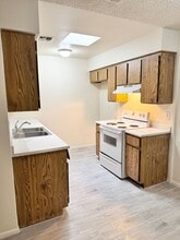 9015 W Elm St in Phoenix, AZ - Building Photo - Building Photo