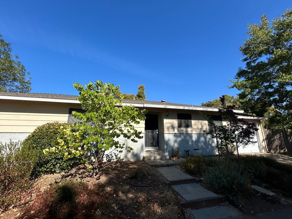 10208 Agnes Cir-Unit -10208 Agnes Circle in Rancho Cordova, CA - Building Photo