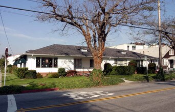 992 Warren St in Hayward, CA - Foto de edificio - Building Photo