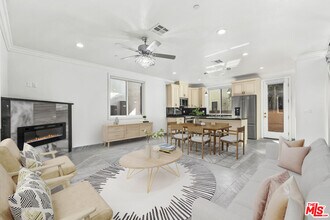 2017 S Centinela Ave in Santa Monica, CA - Building Photo - Building Photo