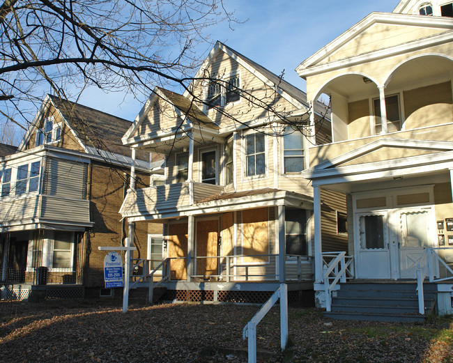 427 Mcclellan St in Schenectady, NY - Building Photo - Building Photo