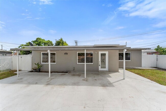 property at 810 E 9th Pl