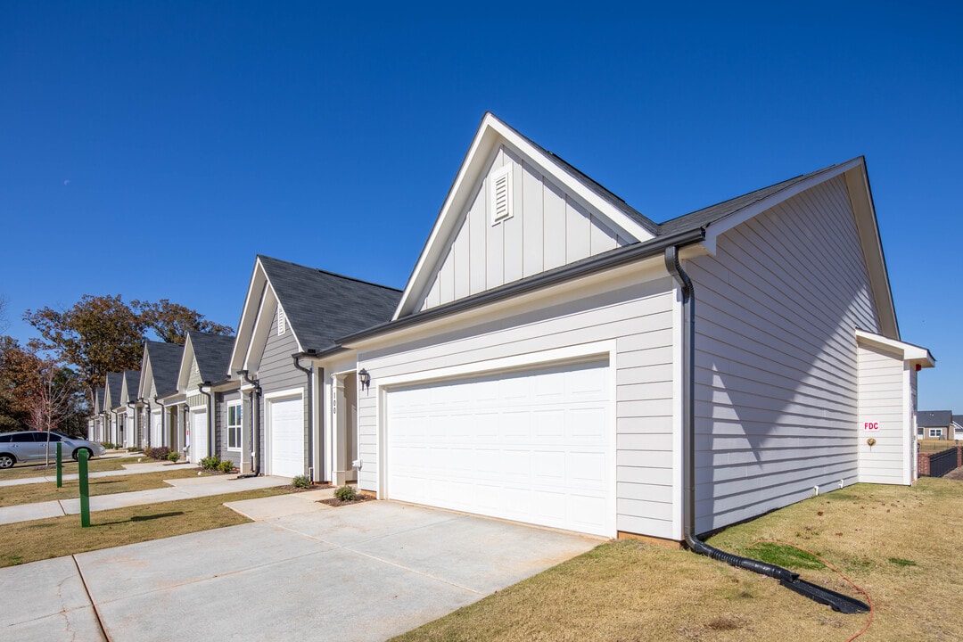 Nestledown Farms in Huntsville, AL - Foto de edificio