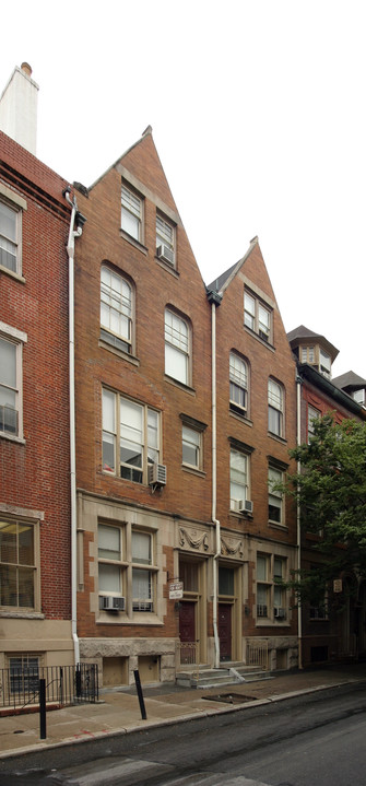 1113-1115 Spruce St in Philadelphia, PA - Building Photo