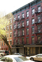 520 East 6th Street in New York, NY - Foto de edificio - Building Photo