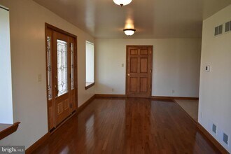228 N Centre Ave-Unit -1 in Leesport, PA - Building Photo - Building Photo