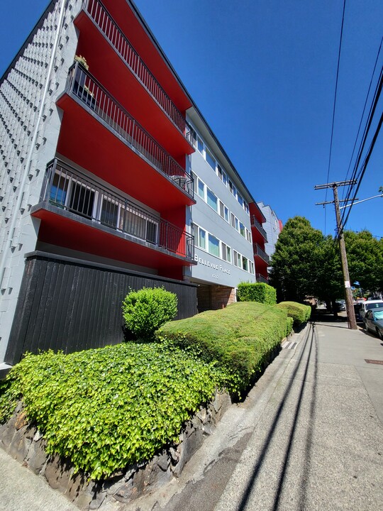 Bellevue Place Apartments in Seattle, WA - Building Photo