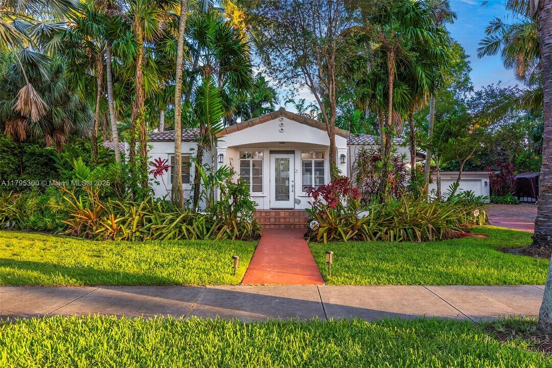 1214 Tyler St in Hollywood, FL - Building Photo