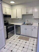 110 Jamestown Dr, Unit D in Pittsburgh, PA - Building Photo