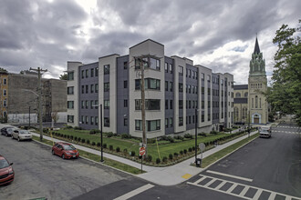 La Mora Senior Apartments in Yonkers, NY - Building Photo - Building Photo