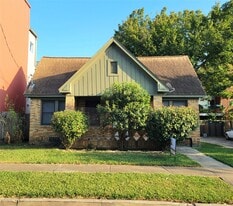 2811 Chenevert St in Houston, TX - Building Photo