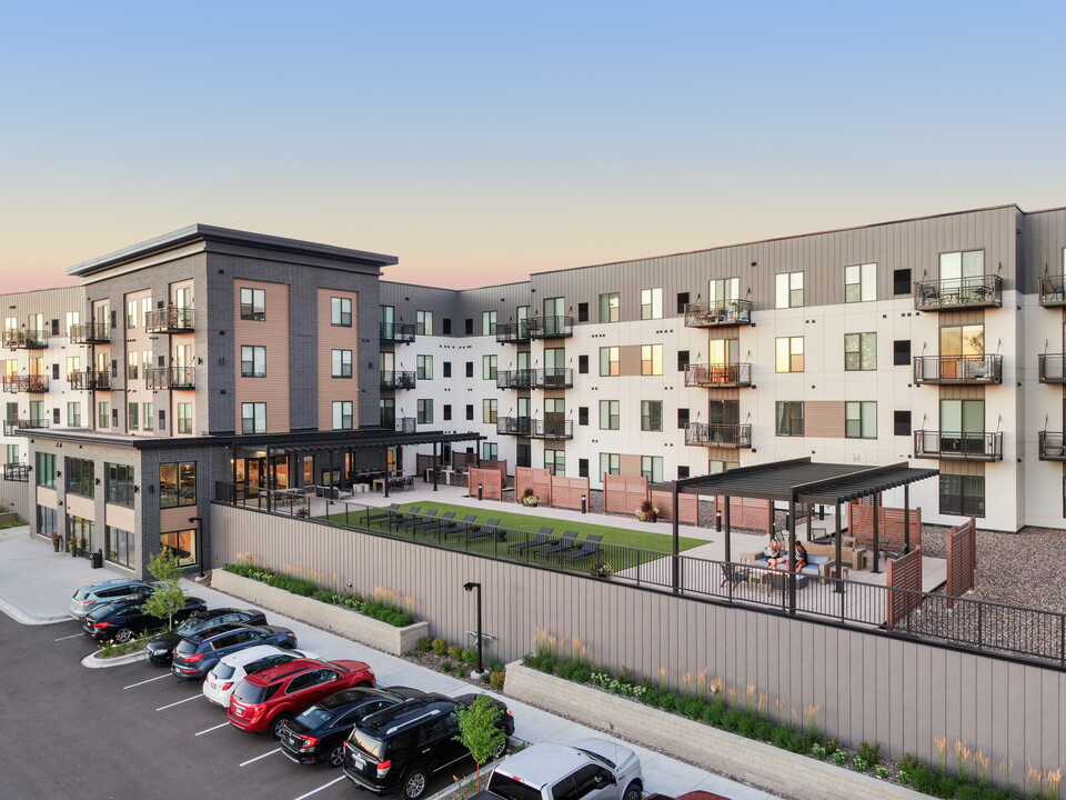 Caliper Apartments in Maple Grove, MN - Foto de edificio