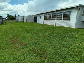 2044 SE 34th Ln in Okeechobee, FL - Building Photo - Building Photo